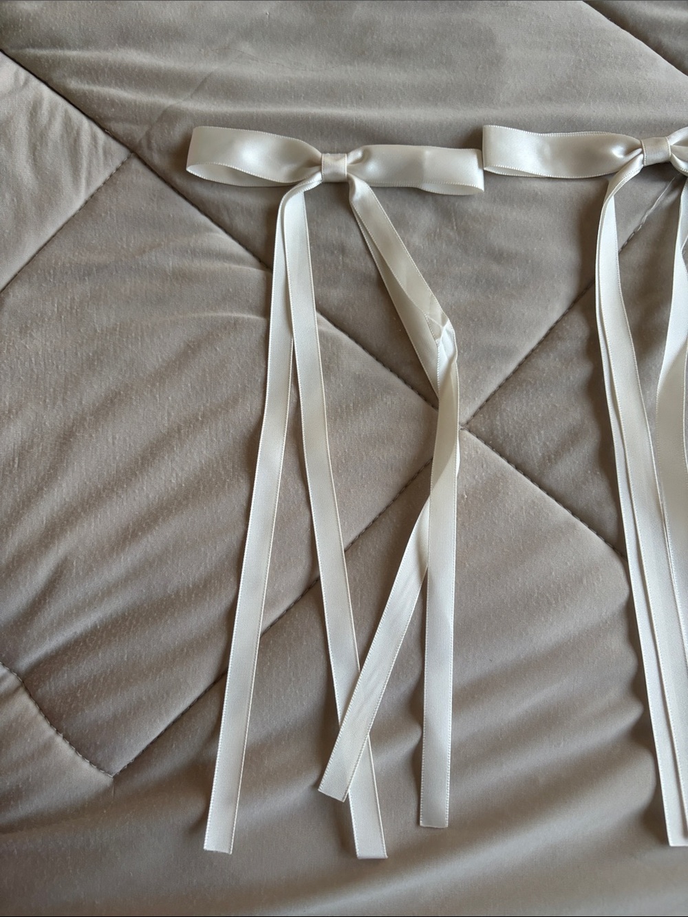 Set of two Ribbon Clips - Picture 2 of 7